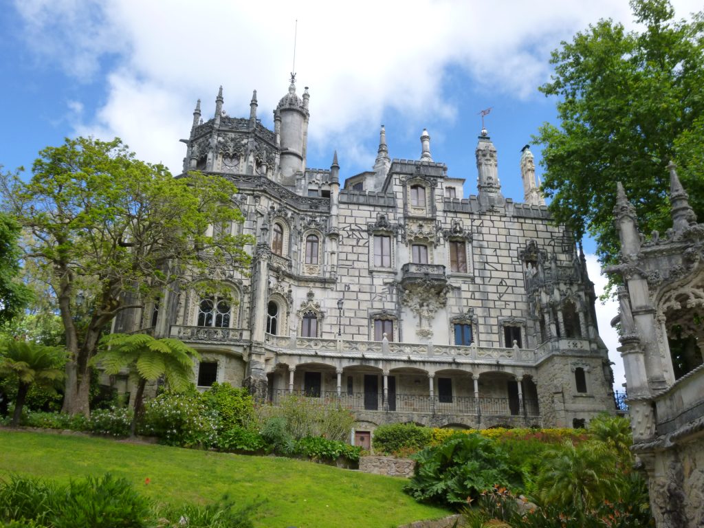 main-house-(parco-alchemico-di-sintra)